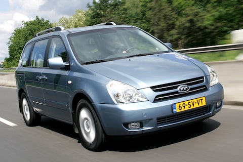 Kia Carnival 2.7 V6 EX Luxe (2006)