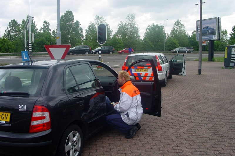 KLPD controleert rij-instructeurs