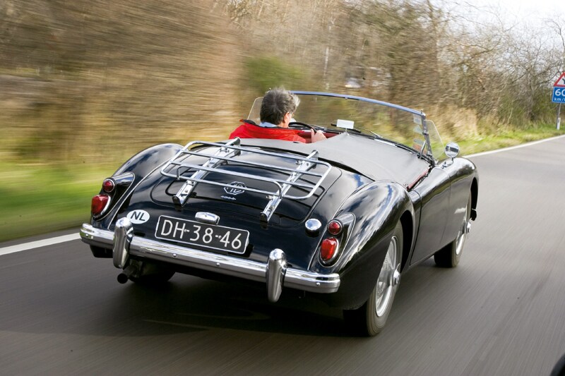 MG MGA 1600