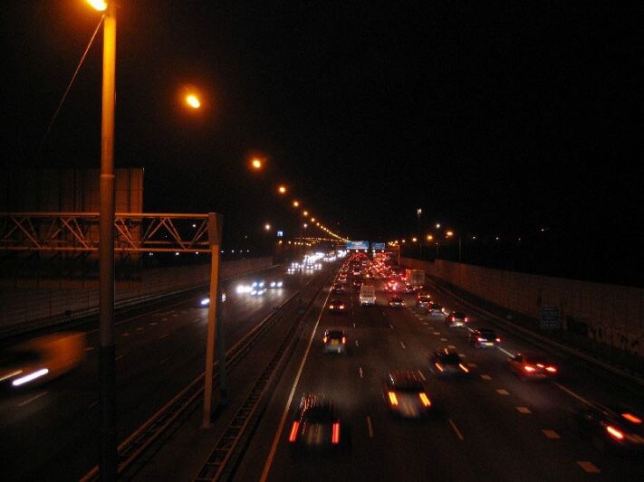 snelweg 's avonds