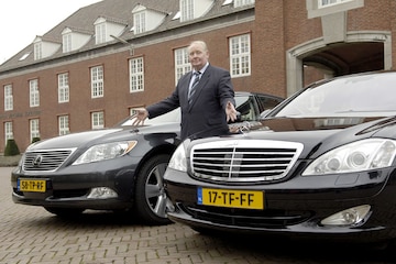 Mercedes-Benz vs Lexus