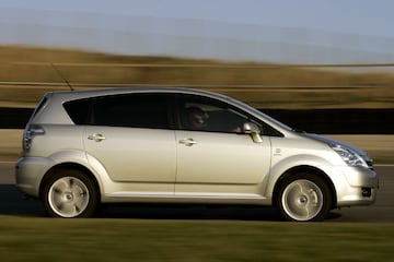 Toyota Corolla Verso 2.2 D-4D D-CAT Linea Luna