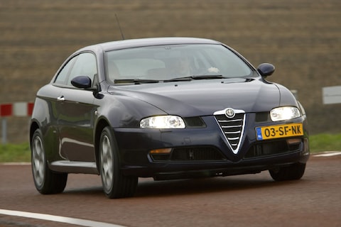 Test: Alfa Romeo GT 3.2 V6 Distinctive (2006)