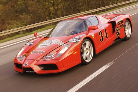 Autobahnpolizei pakt snelheidsduivels