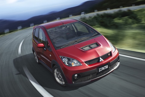 Bommetje: Colt Ralliart Version R