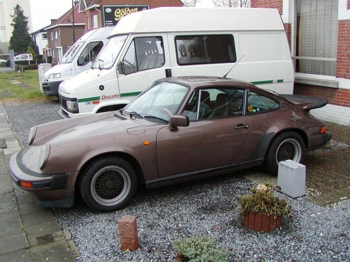 bruine porsche