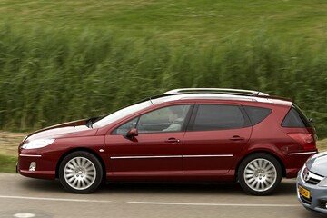 Peugeot 407 SW Féline 2.7 V6 HDiF 24V