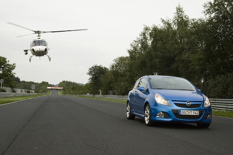 Corsa OPC zet recordtijd op Nordschleife