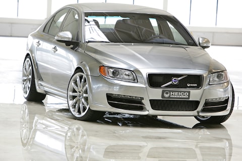 Volvo S80 die S6 achterna gaat