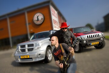 Hummer H3-Dodge Nitro R/T