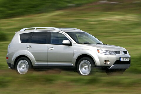 Test: Mitsubishi Outlander 2.4 & 2.2 Di-D
