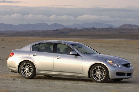 Infiniti moet plooien hybride gladstrijken