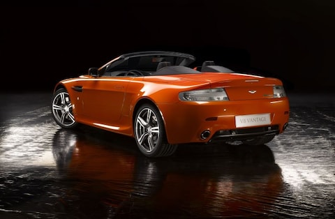V8 Vantage Roadster N400 getoond