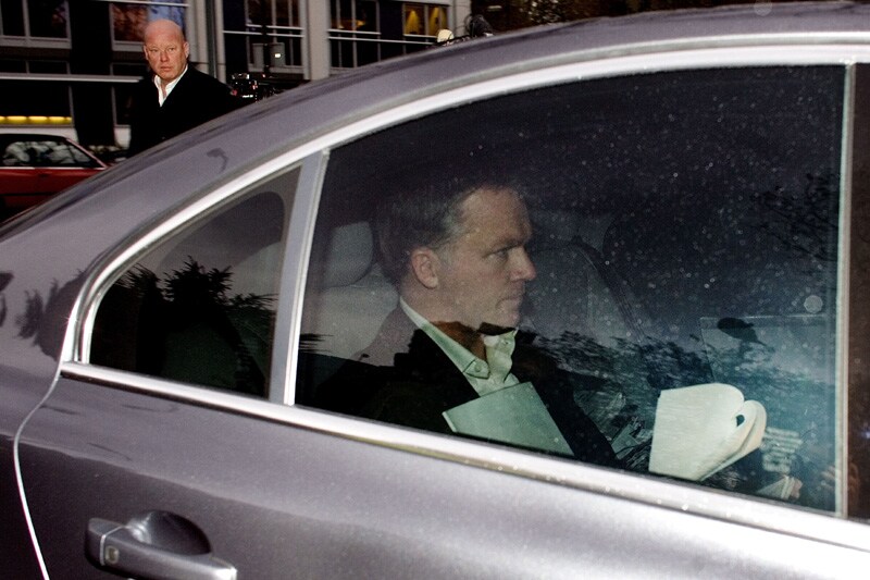 Wouter Bos in dienstauto