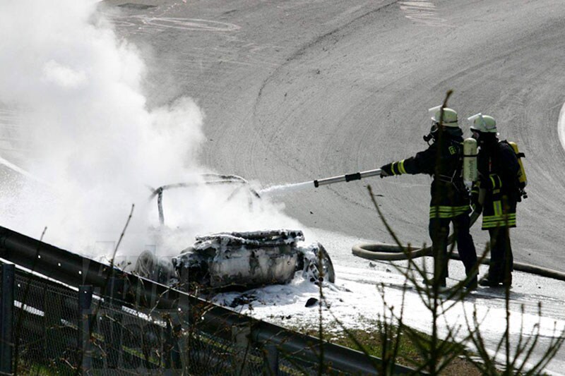 Audi RS8 prototype brandt op Nürburgring