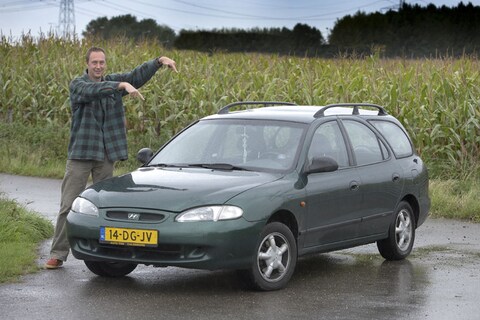 Klokje Rond: Hyundai Lantra Wagon 1.9 GLD (1999)