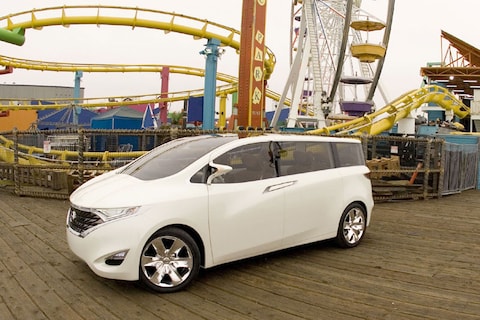 Nissan Forum concept: familielimousine