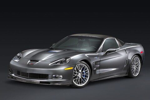 Corvette ZR1 laat GT-R in het stof bijten