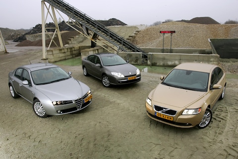 Renault Laguna 2.0 16V Dynamique – Volvo S40 2.0 Edition II Plus Line – Alfa Rom