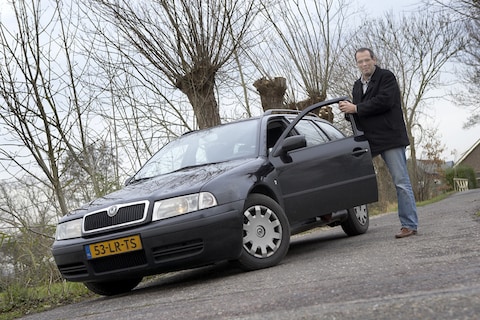 Klokje rond Skoda Octavia Combi