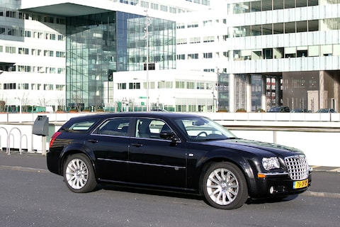 Vernieuwde Chrysler 300C geprijsd
