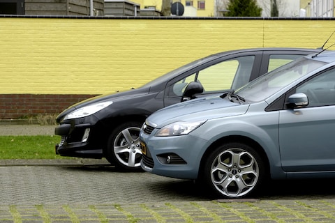 Ford Focus 2.0 16V Titanium – Peugeot 308 1.6-16V VTi THP