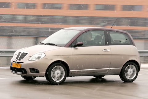 Lancia Ypsilon 1.4 16v Platino (2007)
