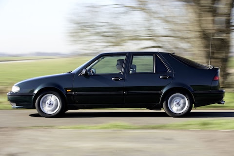 Klokje rond Saab 9000