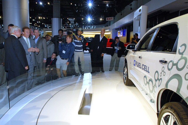 Schwarzenegger bij Chevrolet Equinox Fuell Cell Ca