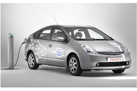 Toyota: "Hybride met stekker in 2010"