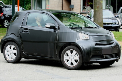 Slimme rakker Toyota op straat