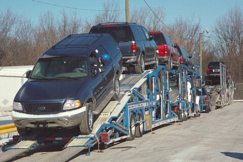 Ford: 'fabrieken ombouwen'