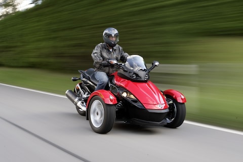 Can-Am Spyder roadster