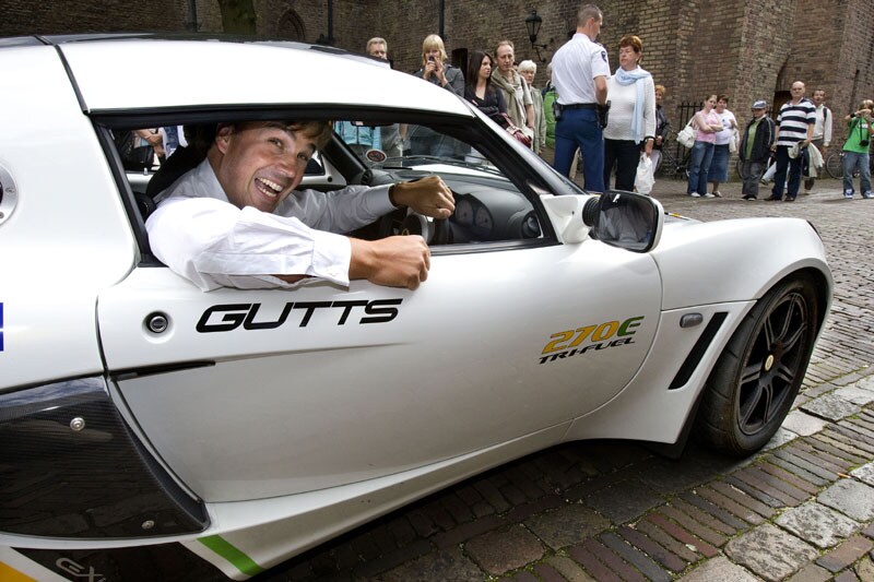 Minister Eurlings in Exige Tri-fuel | foto: ANP