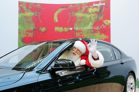 BMW 7-serie voor bij de kerstboom