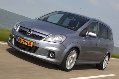 Opel Zafira OPC (2008) - Test