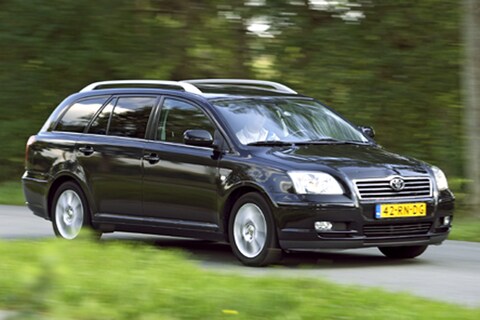 Toyota Avensis 2.2 D4-D Linea Luna (2005) - Klokje Rond