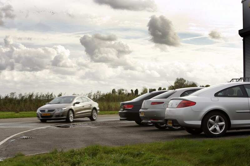 Volkswagen Passat CC-BMW 320i Coupé-Alfa GT-Peugeo