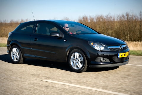 Opel Astra GTC 1.6 Temptation (2008) - Test