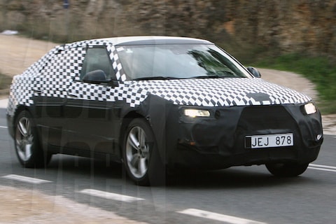 Nieuwe Saab 9-5 geeft teken van leven