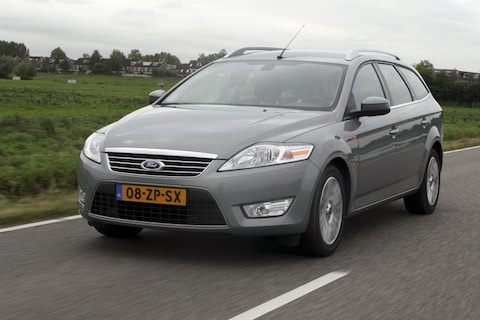 Ford stunt met Mondeo