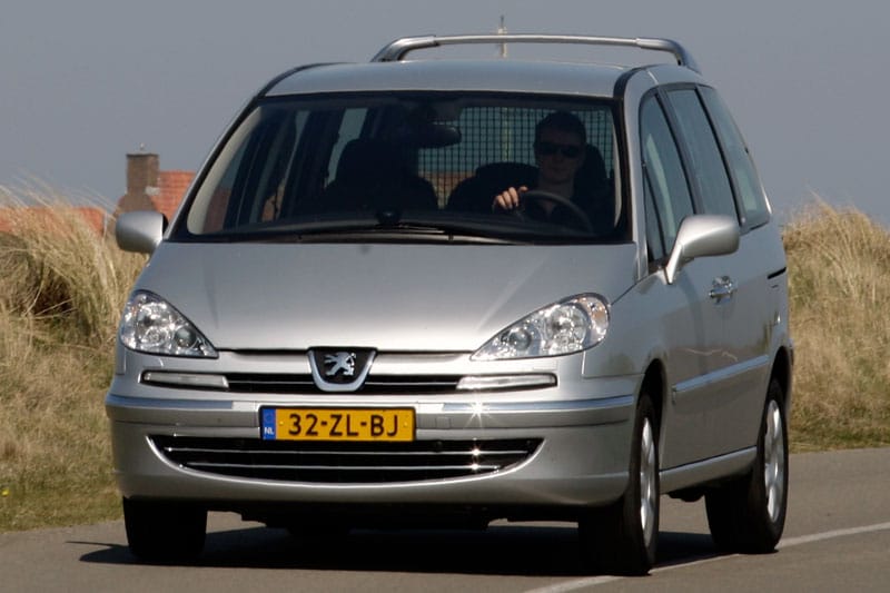 Peugeot 807 ST 2.2-16V HDiF 170pk