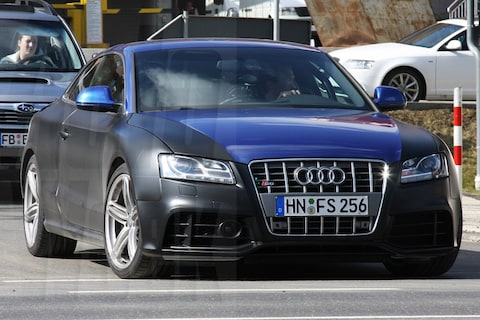 Audi RS5 slijpt de messen