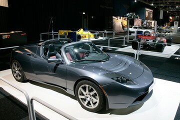 Tesla Roadster in Formule 1 & GTO paviljoen