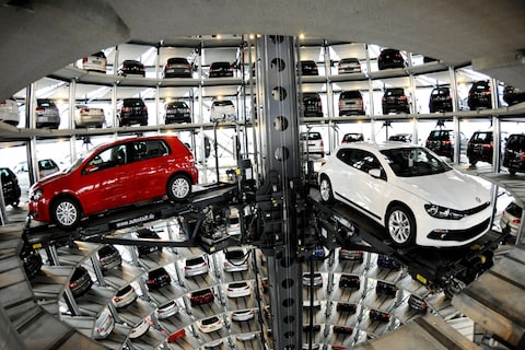 Volkswagen zit Toyota op de hielen als grootste 