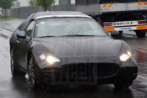 Het dak d'r af bij de Maserati GranTurismo!