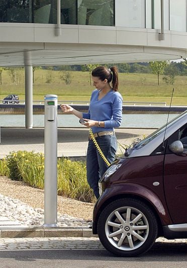 Eerste betaalpaal voor elektrische auto's 