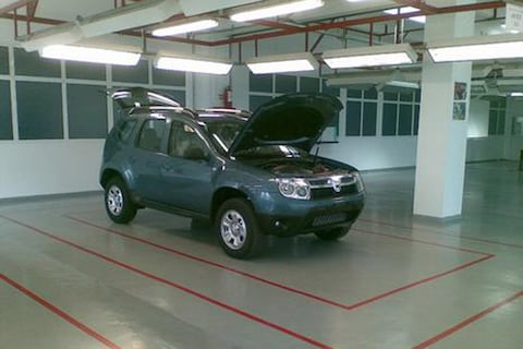 Dacia Duster valt open