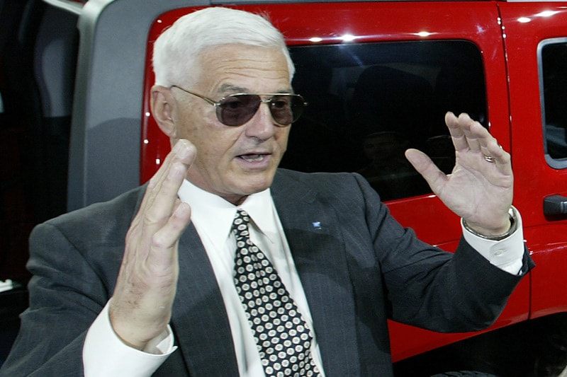 Bob Lutz bij onthulling Hummer H3 | Foto: ANP/AFP