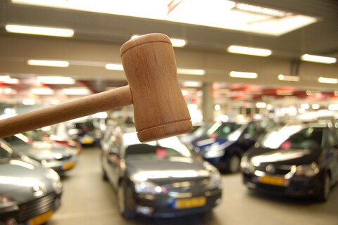 Vergoeding na terugtrekken auto van veiling